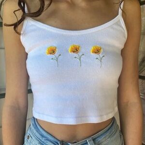 Brandy Melville Women’s White Floral Embroidered Women's Tank Top